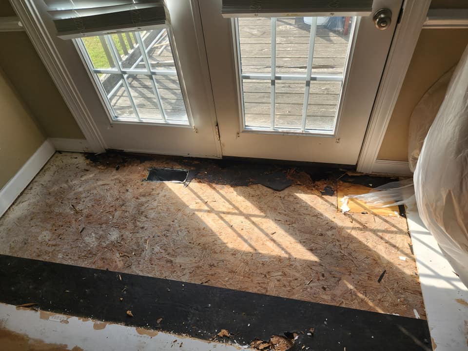 Molding Floor with Rot